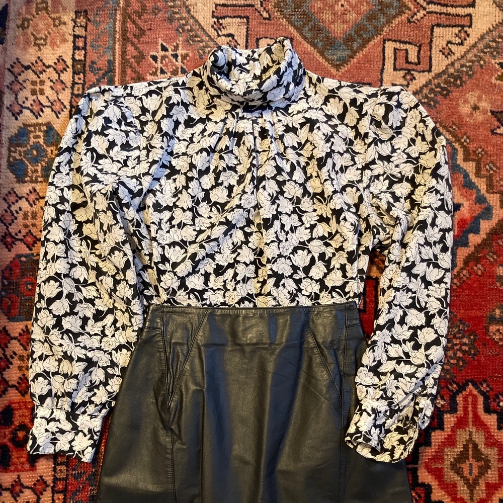 Vintage 90s Oscar de la Renta black and white floral blouse.